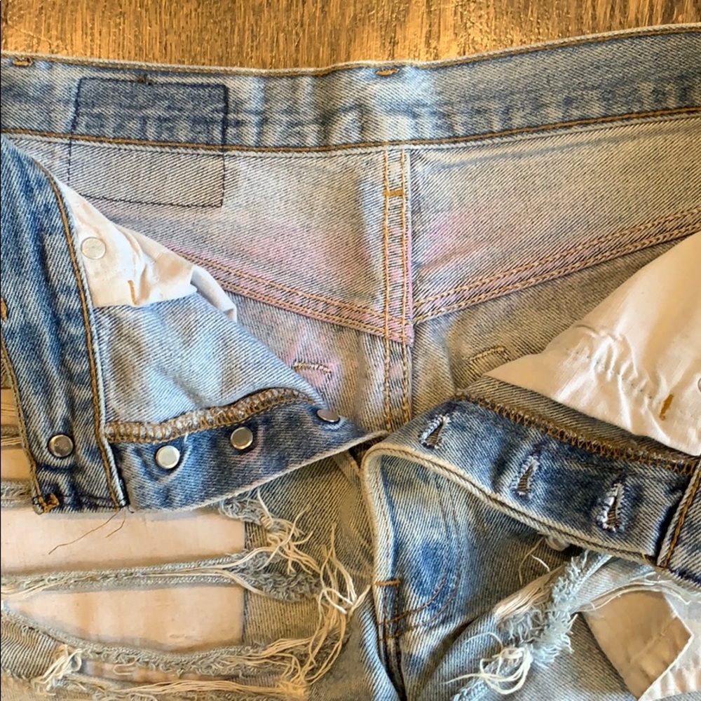 Vintage Levi’s 501 cutoff jean shorts - Picture 4 of 6
